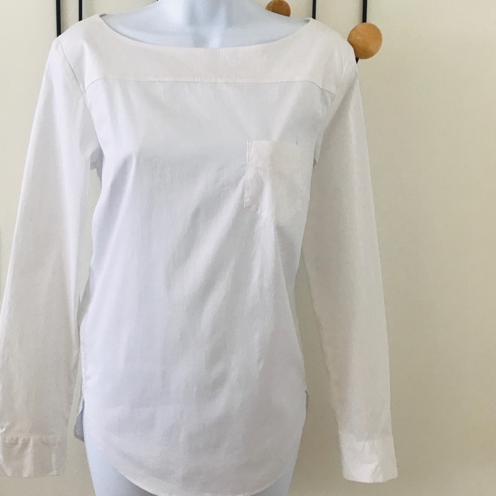COPY - NWOT LOFT crisp boat neck button back blouse
